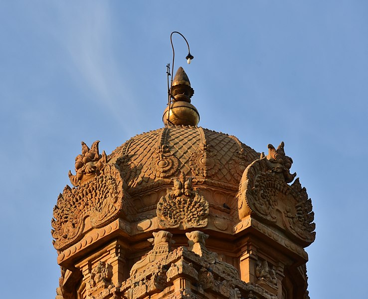 The 80 ton block of stone (stupika), decorated with seated Nandi.