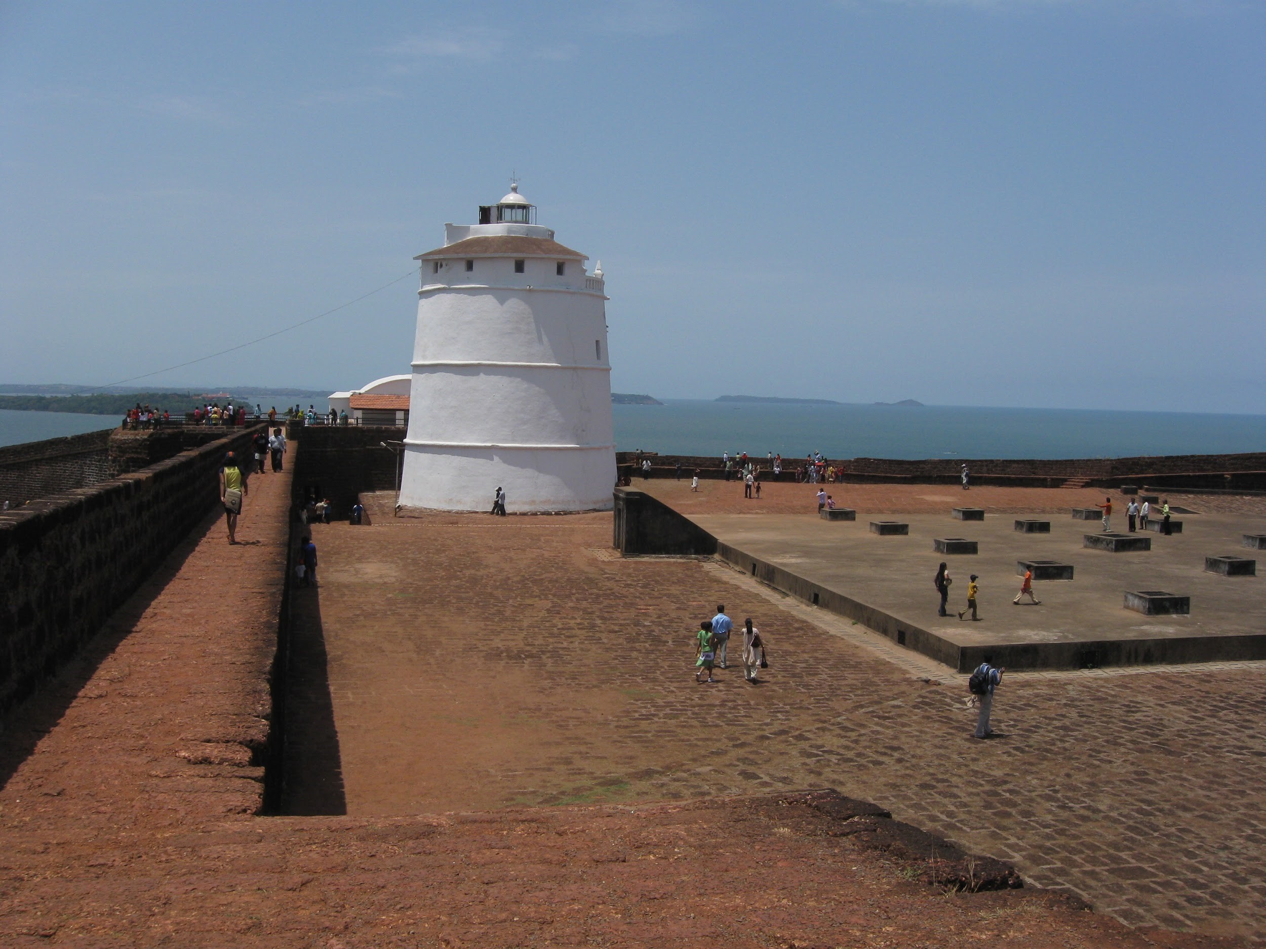 Fort Aguada, Lighthouse; Image Source: Wikimedia Commons
