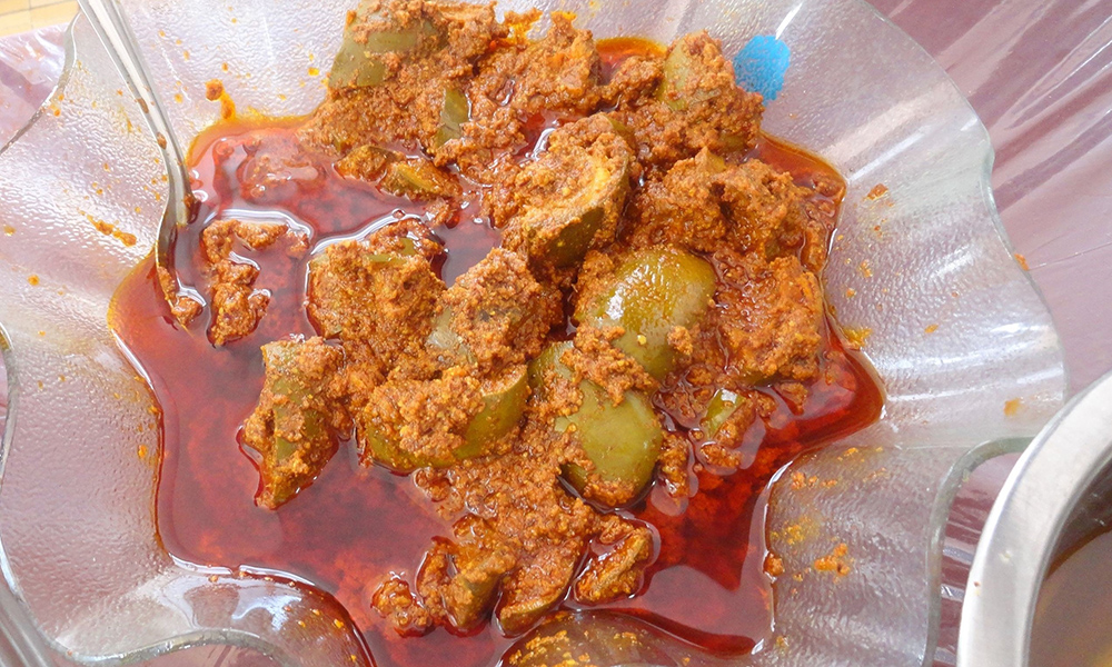Avakaaya or Traditional Andhra Pickle. Image source: Wikimedia Commons