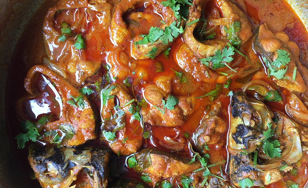 Fish Pulusu or Traditional Andhra Fish Curry. Image source: Wikimedia Commons