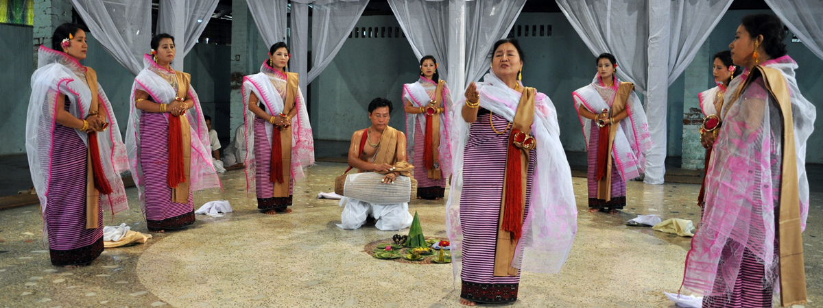 मणिपुर का संकीर्तन, अनुष्‍ठान , गायन , ढोलक बजाना  और नृत्य करना